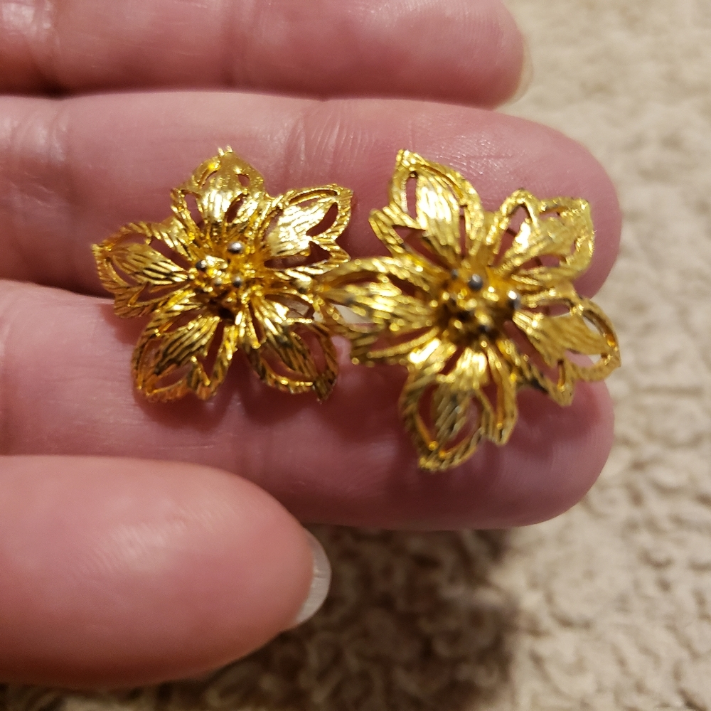 Flower Gold Earrings